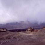 Etna, Piccolo rifugio, distrutto nell’eruzione del 1985 (1994). Foto: bhpdia73385