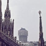 Milano, Duomo, Tetti della navata sud (Torre Velasca sullo sfondo) (1960). Foto: bhpdia 85729