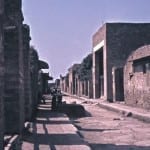 Pompei, Via dell’Abbondanza (Regio III, Ins. III) (1956). Foto: bhpdia86570