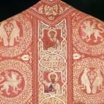 Detail des Besatzes auf der Rückseite der Kasel, die Apostel Petrus und Paulus. Foto: Alessandro Iazeolla, Bhped 86271