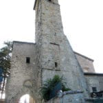Veduta della torre di Sant’Agostino e di Porta Carbonara dall’esterno delle mura (2009). Foto: Francesco Gangemi