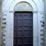 Stone portal, northern side of the church, photo: Francesco Gangemi