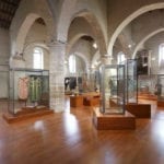 Der Hauptsaal des Museo Civico „Cola Filotesio″ in der ehemaligen Kirche von Sant’Emidio. Der Heilige wird in der Region Abruzzo-Piceno als Beschützer vor Erdbeben verehrt. Foto: Giovanni Lattanzi